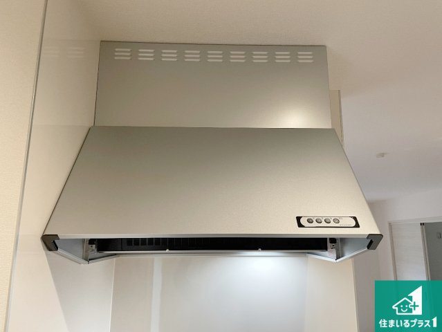 枚方市星丘　第6期　新築一戸建ての設備|汚れにくいスロットフィルタでお手入れラクラク！ＬＥＤ照明付き！