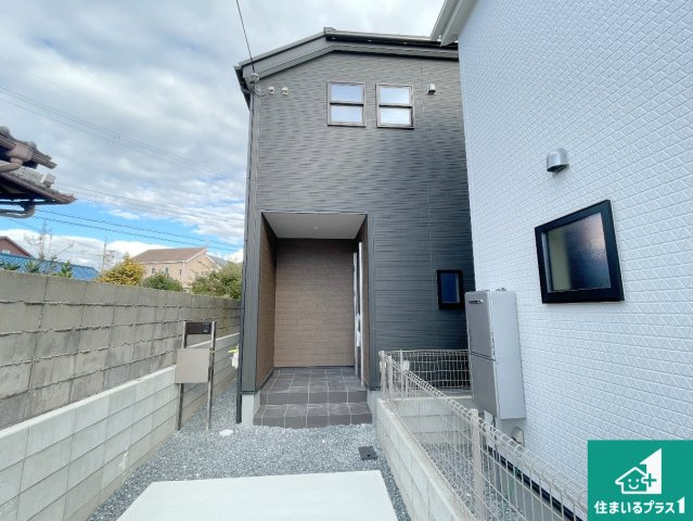 枚方市星丘　第6期　新築一戸建ての外観|安心の10年保証！外観を美しく保ち、雨水で汚れを落とします！気になることがありましたら、お気軽にお問い合わせください！