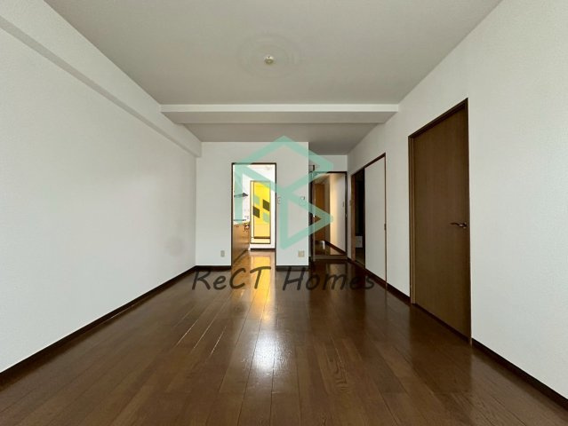 グラースガーデン今宿の居間・リビング