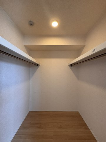 エスタール長岡京の収納|ウォークインクローゼット