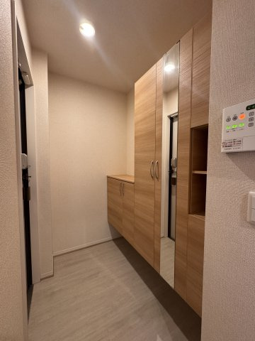 エスタール長岡京の玄関|シューズボックス