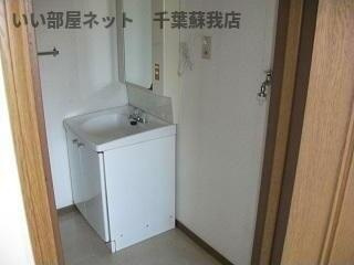 リバーストーンの洗面所|明るい洗面所です