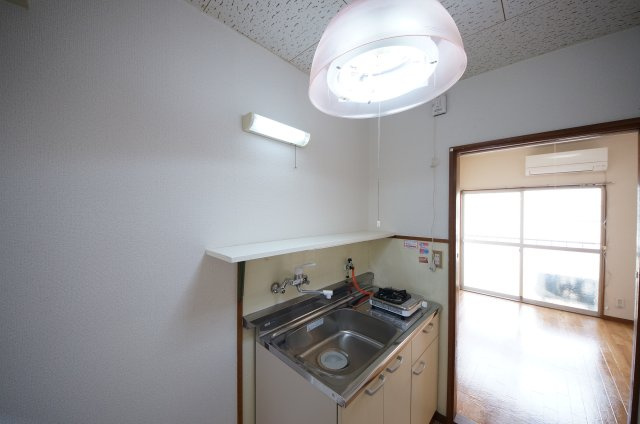 コーポYOUのキッチン|※写真は別の部屋のものです。