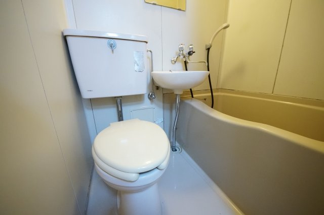 コーポYOUのトイレ|※写真は別の部屋のものです。