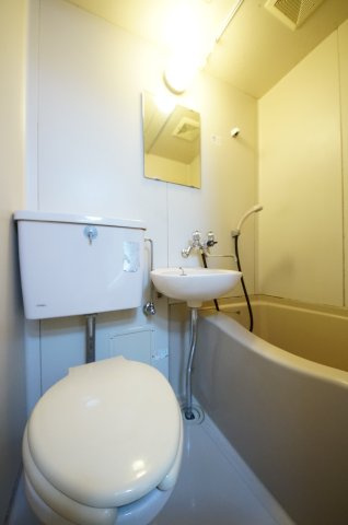 コーポYOUの浴室|※写真は別の部屋のものです。