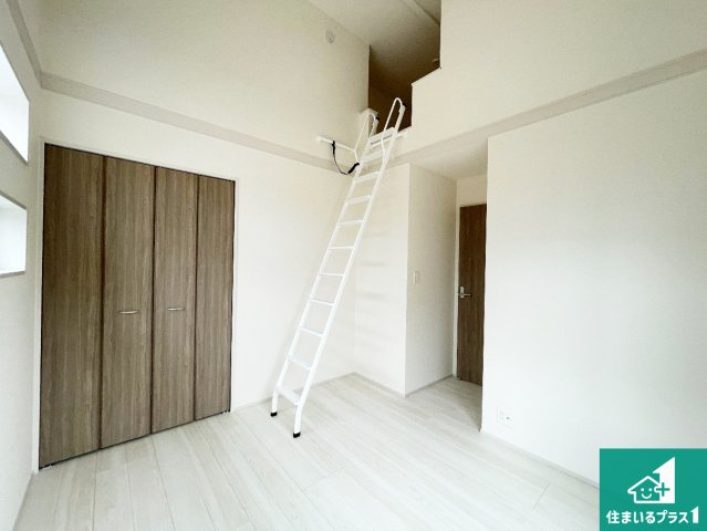 大津市際川　新築一戸建ての洋室|シンプルな洋室は、自分好みのインテリアが楽しめます♪ご家族とインテリアや家具を選びに行くのは新築購入時の醍醐味の一つです。ぜひお楽しみください♪