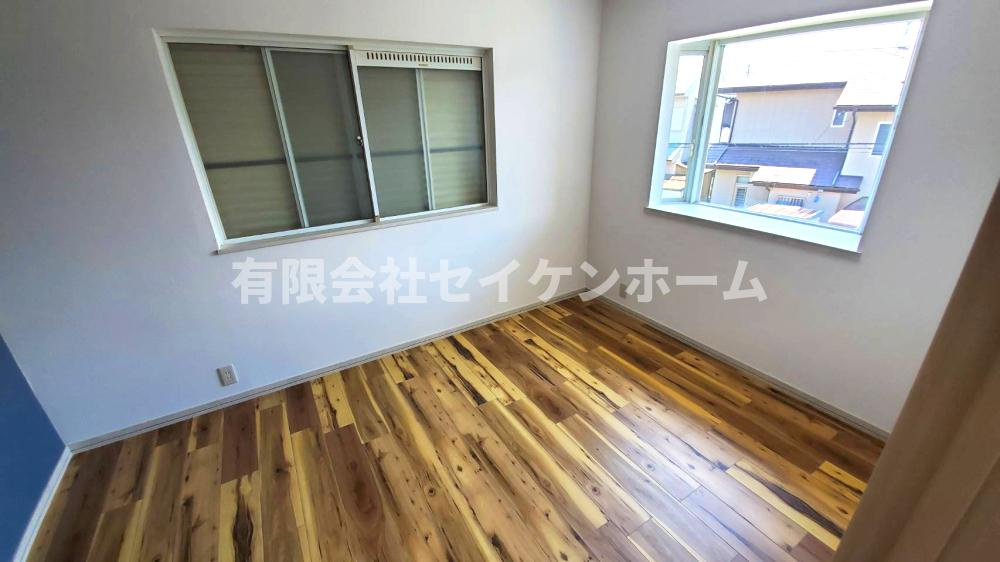 熊谷市万吉　中古戸建の洋室