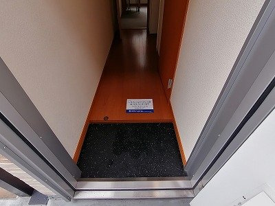 レオパレスベル芦屋の玄関|シンプルで使いやすい玄関です