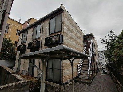 レオパレスベル芦屋のエントランス