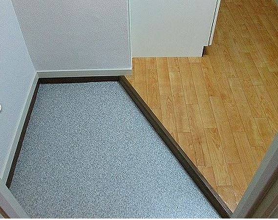 元町北ハイツの玄関|スッキリ玄関。床材も張替え済です。