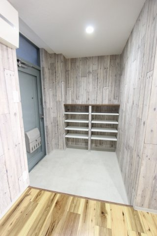 マンション雅の玄関