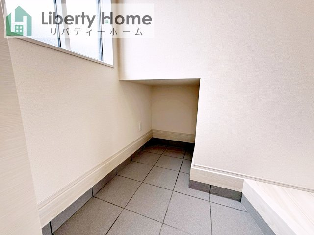 土浦市天川1丁目2期　新築戸建の玄関