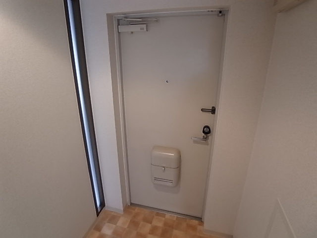 神戸市須磨区戎町５丁目の賃貸マンションの玄関