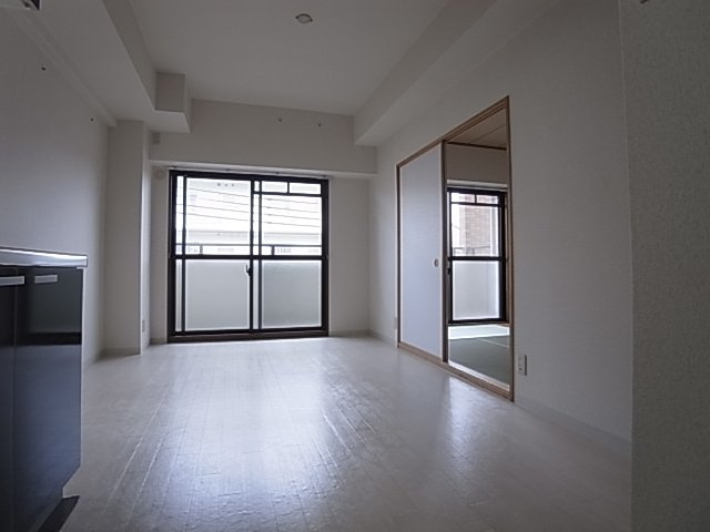 神戸市須磨区戎町５丁目の賃貸マンションの居間・リビング|リビング
