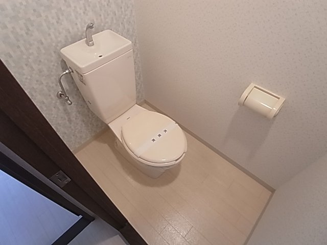神戸市須磨区戎町５丁目の賃貸マンションのトイレ