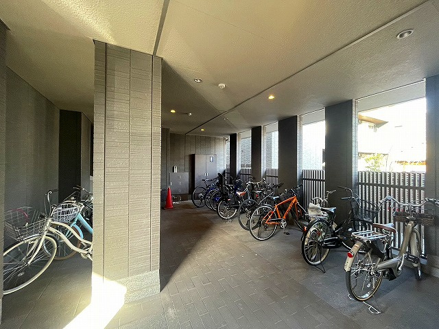 Aqua Breeze　一颯のその他共用部分|ゆったりとした駐輪スペース。