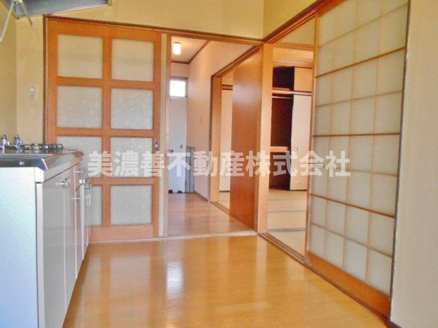 ６５５７６　岐阜市折立アパートの内装