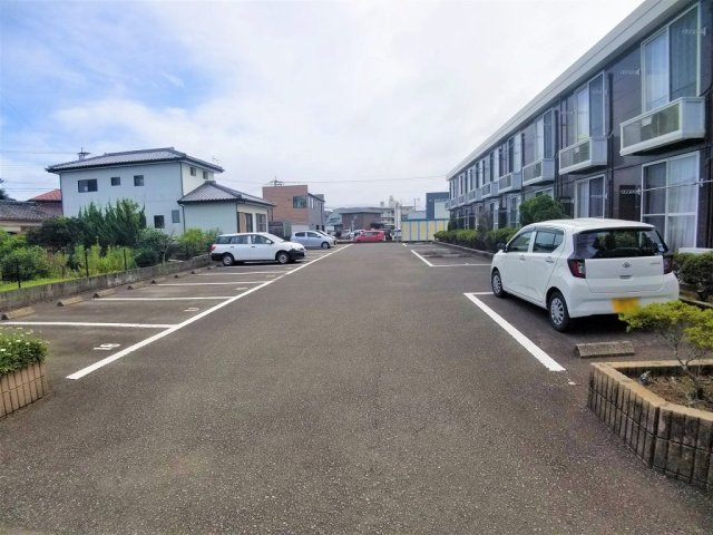 レオパレス笹原の駐車場|画像6