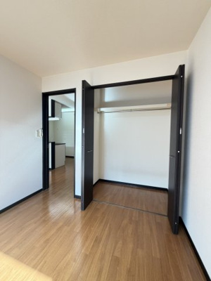 【洋室】 | グランダムール麦島