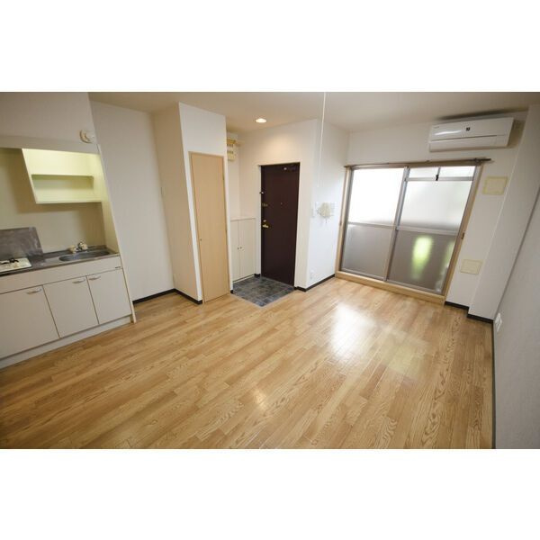 シャルム花池の居間・リビング