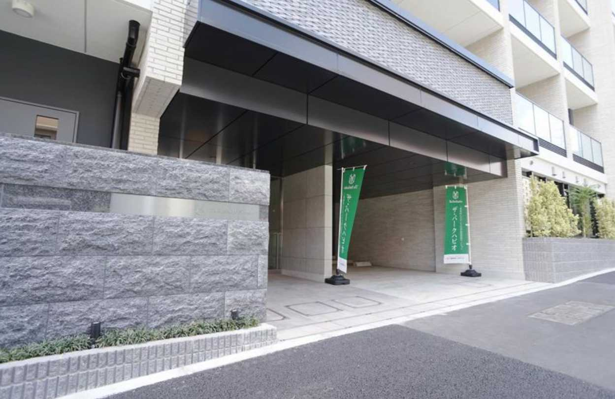 ザ・パークハビオ神泉　築浅　ペット相談可　楽器相談可　のエントランス