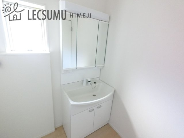 姫路市西庄第６／全４棟の独立洗面台|同社施工例