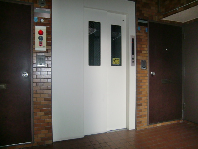 ライオンズマンション六甲道第２のエントランス|エレベーター