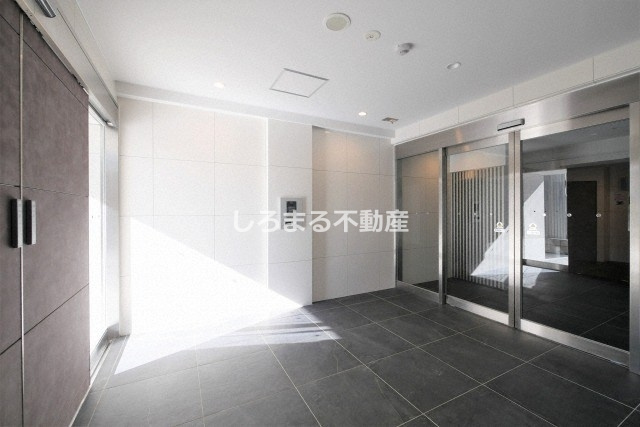 プレサンスＮＥＯ九条ディアシスのロビー