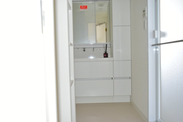 東村山市富士見町１丁目の中古マンションの独立洗面台