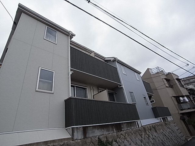 神戸市兵庫区会下山町１丁目のアパートの外観