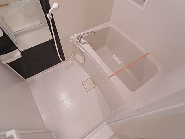 神戸市兵庫区会下山町１丁目のアパートの浴室|浴室