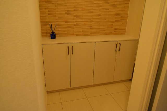 東村山市富士見町１丁目の中古マンションの玄関