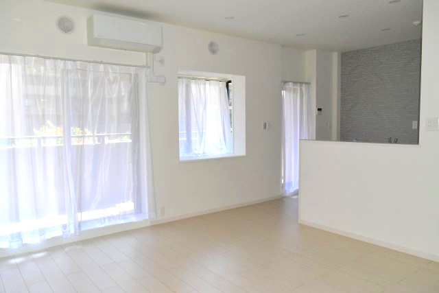 東村山市富士見町１丁目の中古マンションの居間・リビング