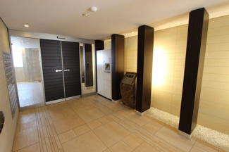 【エントランス】