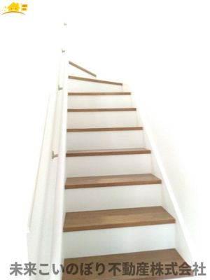 【内装】 | Erde白岡市白岡11期5号棟 | 階段スペースには手すりがついており安心です
