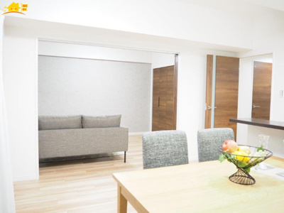 【居間・リビング】 | ライオンズマンション武里 | 解放感のある広々LDKで大切な家族との時間が過ごせます。