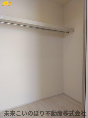 【収納】 | HeartfurlTown伊奈町小室 | たくさん収納可能なウォークインクローゼットがあるので、収納家具を置かずにお部屋がスッキリ！