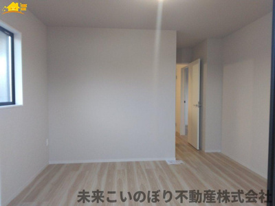 【寝室】 | LIGARE蓮田市桜台4期 | 主寝室は大型ベッドもラクラク設置できます♪ゆとりある動線も確保でき、ゆったりとお寛ぎいただけます♪