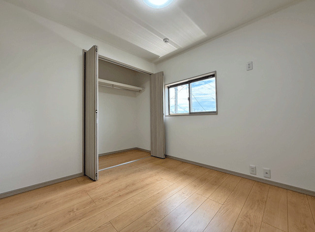 仙台市太白区大谷地　フルリフォーム住宅♪の洋室