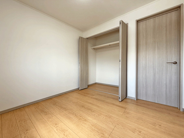 仙台市太白区大谷地　フルリフォーム住宅♪の洋室