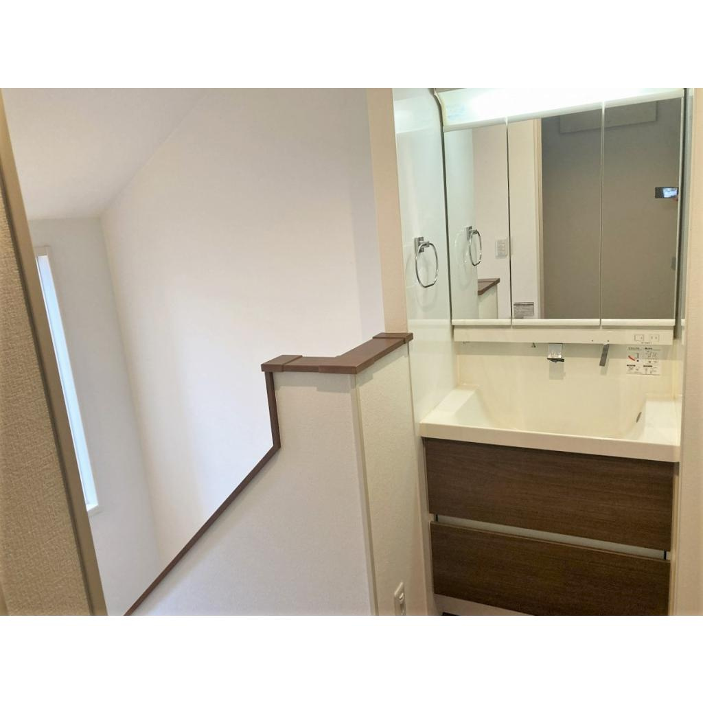 富士見台4丁目戸建貸家の洗面所|2階の洗面