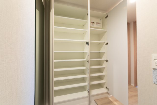 プラウドフラット上野松が谷の収納