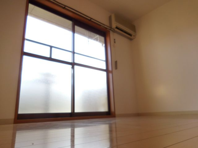 ウェルシー氷室の寝室