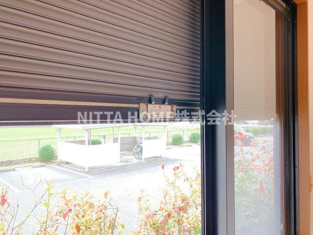 ファミーユのその他共用部分|シャッター・雨戸付きで安心設備◎