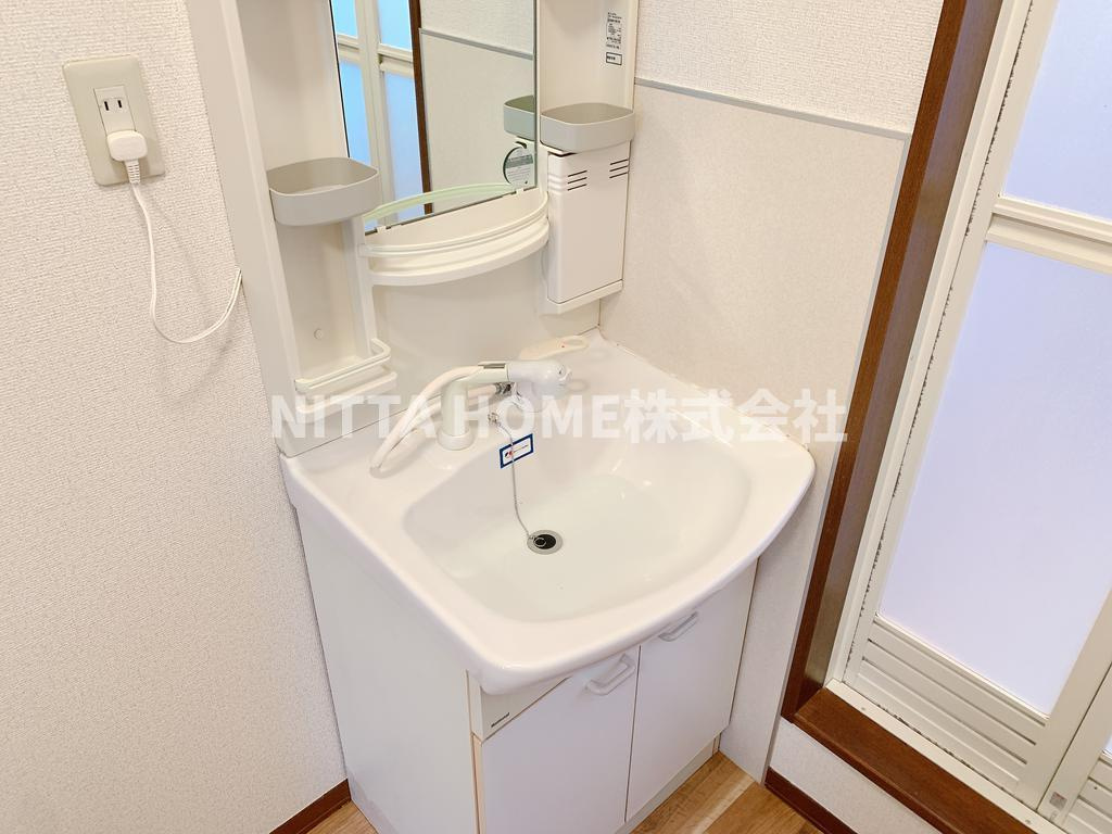 ファミーユの独立洗面台|洗髪洗面化粧台が付いています(*^^*)