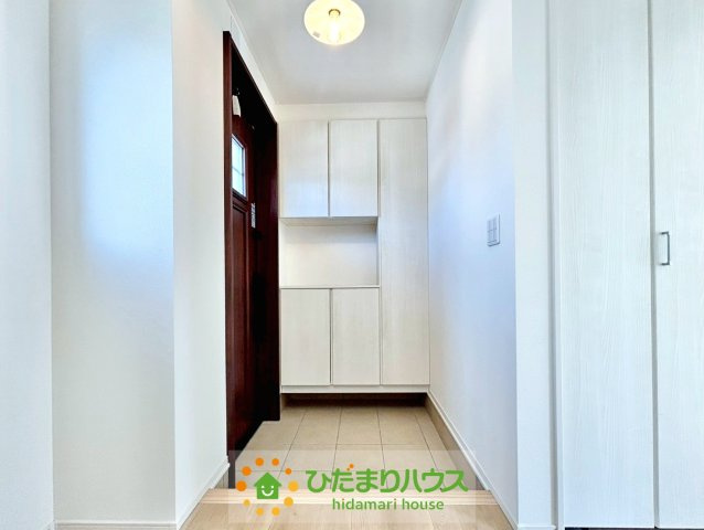 加須市下高柳　中古一戸建て　の玄関|シューズボックスがあるので、ご家族全員の靴を収納できます♪