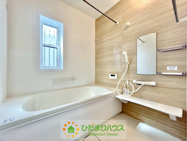 加須市下高柳　中古一戸建て　の浴室|足を伸ばせるユニットバスで、疲れた身体も癒されます♪