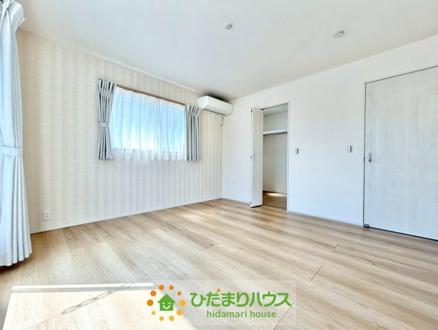 加須市下高柳　中古一戸建て　の収納|WICのある主寝室です♪