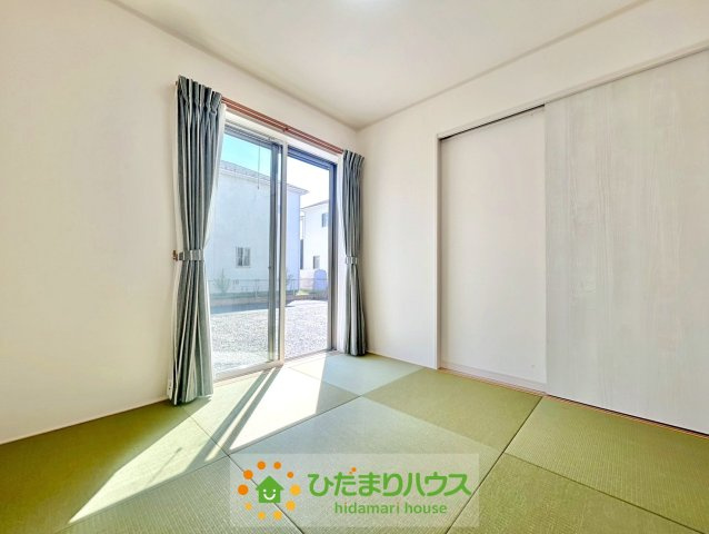 加須市下高柳　中古一戸建て　の和室|リビング横の和室は客間にも、お子様の遊び部屋も♪