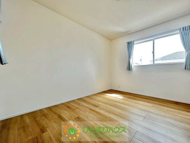 加須市下高柳　中古一戸建て　の洋室|書斎や趣味の部屋にしても良いですね♪